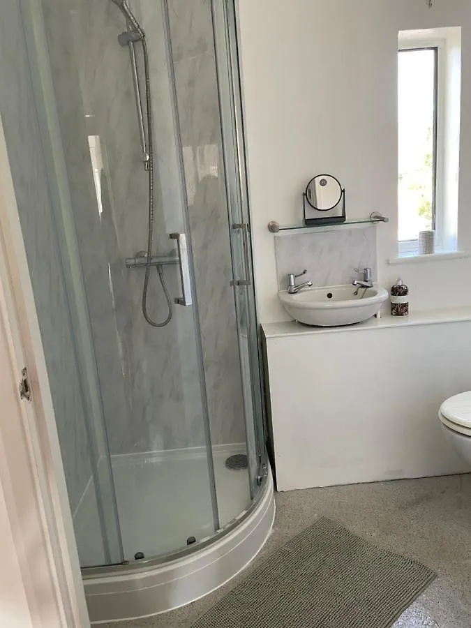 4-Bedroom Home With Free Parking In Cb1 Cambridge 0*,  Wielka Brytania